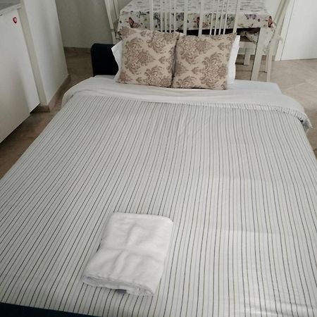 Petit Sagasta Apartamentos-Sagasta Севилья Экстерьер фото